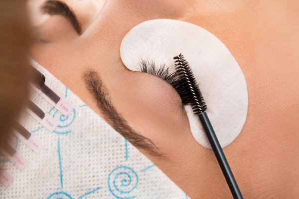 Le guide complet sur les faux cils pour faire le bon choix