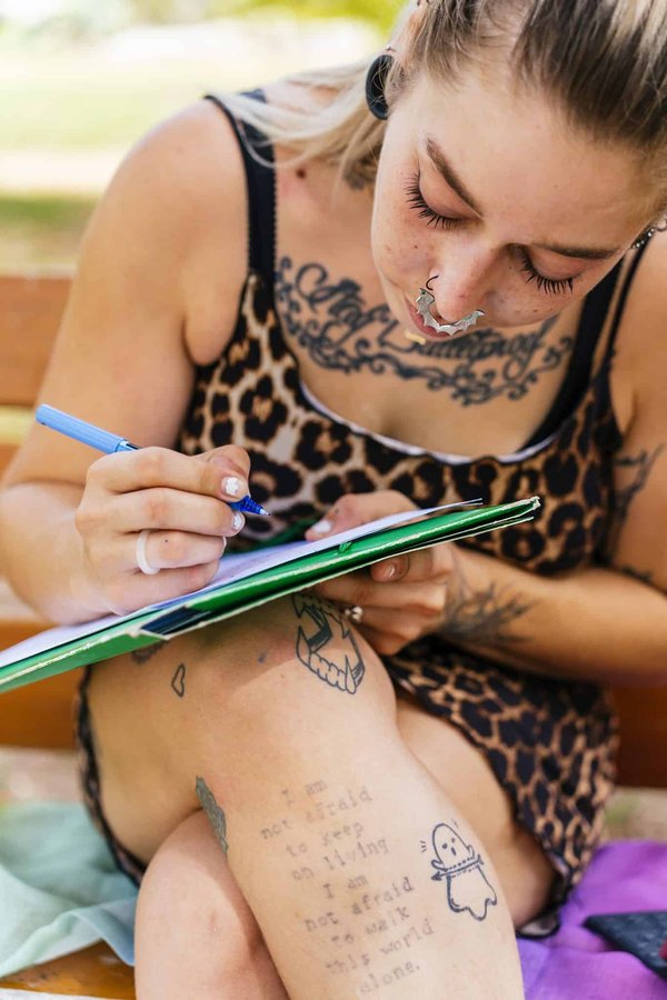 Comment éviter les problèmes d'écarteurs d'oreille à long terme ?