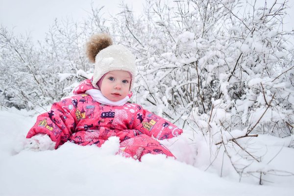 Quelles sont les meilleures manières de combiner des chaussettes hautes avec des jupes courtes ?