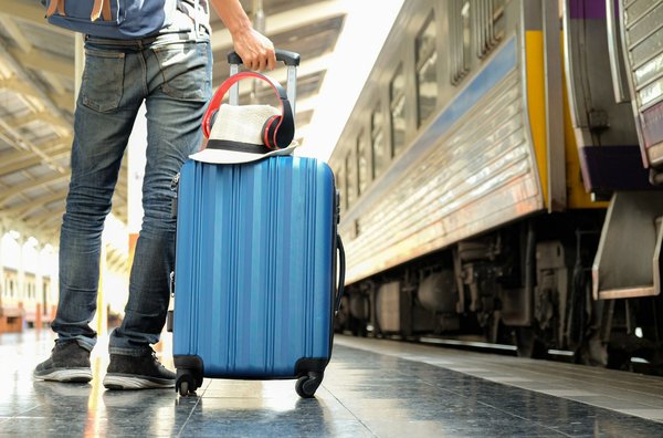 Les 6 raisons pour lesquelles les voyageurs choisissent les valises solides Delsey